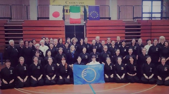 Women in iaido Women in iaido